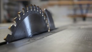 Odcięła sobie rękę, by dostać odszkodowanie. Dostała dwa lata w więzieniu