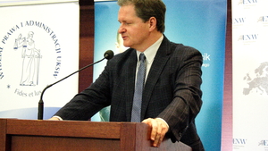 Prof. Kucharczyk o kryzysie w UE: Każda cywilizacja zanim zostanie zniszczona z zewnątrz, najpierw niszczy się sama