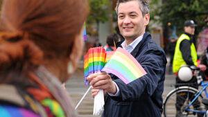 Biedroń odleciał. Twierdzi, że odsunie PiS od władzy