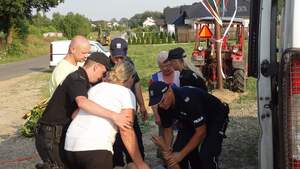 Policja w Radomsku pobiła 83-latka, ponieważ bronił krzyża [ZDJĘCIA!!!]