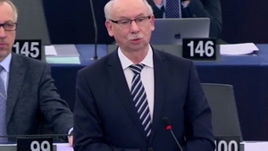 Prezydent Duda pozbawi Janusza Lewandowskiego Krzyża Komandorskiego Orderu Odrodzenia Polski?