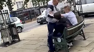 ZAATAKOWAŁ nastolatka. Nie zgadniesz CO stało się później [WIDEO]