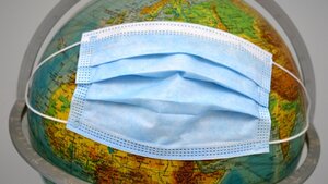 Prezydent Trump odmawia noszenia maseczki