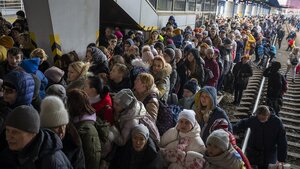 BÓJKI pomiędzy UCHODŹCAMI! Przemoc zszokowała dziennikarzy!