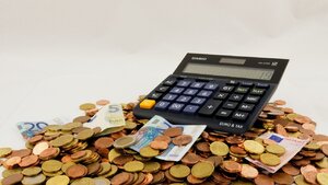 Jak tanio wysłać paczkę do Polski?