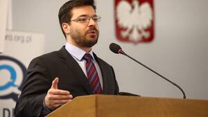 Wicemarszałek Tyszka domaga się zakazu wjazdu do Polski dla szkalującego Polskę izraelskiego polityka