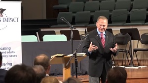 Amerykański sędzia Roy Moore: Usunęliśmy Boga ze szkół, w to miejsce weszły strzelaniny i śmierć