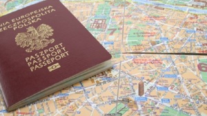 Komu przeszkadza "Bóg, Honor i Ojczyzna" w polskich paszportach?