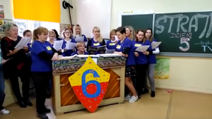 Cyrk - nauczyciele nagrali pieśń pochwalną dla TVN