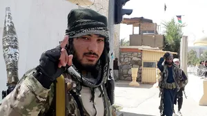 Afganistan: Talibowie wkraczają do stolicy ze wszystkich stron