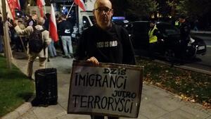 Krzysztof Bosak: "Spot PiS o „uchodźcach” jest tak odrażającą, cyniczną, podłą i głupią propagandą"