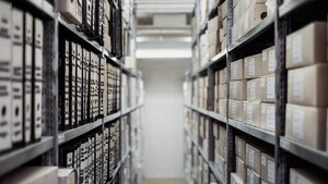 Czy ksiądz wydalony z kapłaństwa za pedofilię powinien pracować w diecezjalnym archiwum?