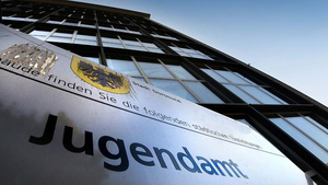 Zdesperowany ojciec po odebraniu dziecka wziął na zakładnika pracownika Jugendamtu