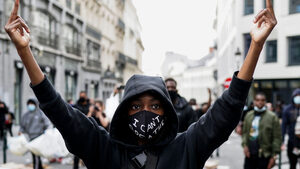 Szaleństwo BLM postępuje! Murzyni chcą, aby biali oddali im domy!  