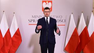 Brutalny atak lewicy na Jana Pawła II! Minister Warchoł: Musimy stanąć w OBRONIE!