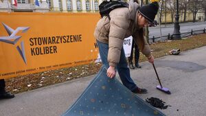 TYLKO U NAS: happening i raport w sprawie górnictwa przed siedzibą premiera