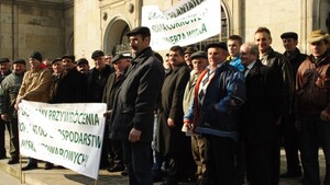 Z OSTATNIEJ CHWILI: Rolnicy domagają się walki z mafią żywnościową