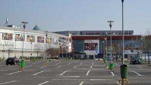 Kryzys energetyczny we Francji: wysokie kary za pozostawianie otwartych drzwiach w sklepach