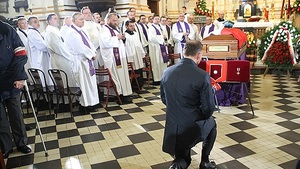 Andrzej Duda na pogrzebie Zygmunta Szendzielarza "Łupaszki": Przywracamy godność Polsce [ZDJĘCIA]