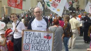 Polacy chcą ochrony życia nienarodzonych i małżeństwa jako związku kobiety i mężczyzny