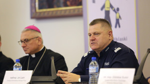 Czym się wczoraj zajął Episkopat? Tak bardzo ewangelizował, że potrzebna była Policja!