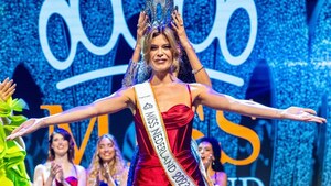 Biologiczny mężczyzna wygrywa wybory „Miss Holandii”