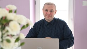 TYLKO U NAS! To legalne, a niszczy rodziny. Jak naprawdę działają polisy w Polsce?