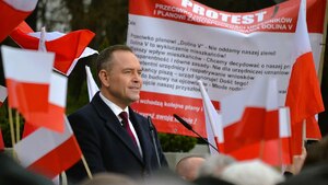 Prezydent Nawrocki deklasuje rywali