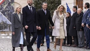 Kosiniak-Kamysz wywołał kontrowersje. Wręczył sprzęt strażacki gminie, gdzie rządzi... jego teść