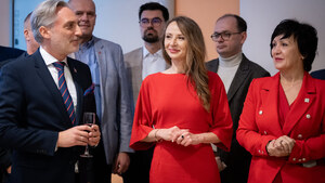 Skandaliczne zachowanie nowej Minister. Dziemianowicz- Bąk w antychrześcijańskiej koszulce (FOTO)