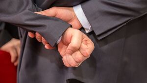 Poseł POBITY na stacji metra! Kampania przechodzi w etap fizycznej agresji?