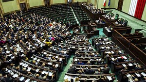 Zaskakujący sondaż! Zmiany na górze, Hołownia na DNIE!