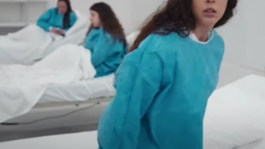 Pokazał antyaborcyjną reklamę w przerwie meczu. Biznesmen w ogniu krytyki!