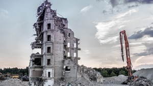 Kilkunastu zabitych na Ukrainie po rosyjskim ataku na blok mieszkalny