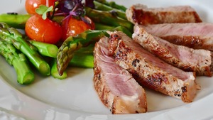 Są plany, by przedstawić mięso jako "zrównoważoną dietę" na Cop28