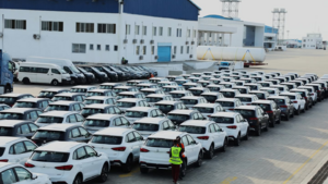 Tysiące aut utknęło w porcie!  "Gwałtowny napływ statków"