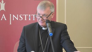 Irlandzki biskup: młodzi katolicy poszukują dziś doktrynalnej „jasności” i tradycji