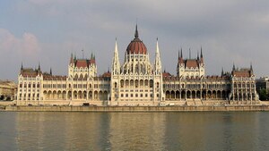 Nowy zwyczaj w węgierskim parlamencie. Zdecydowało ponadpartyjne porozumienie