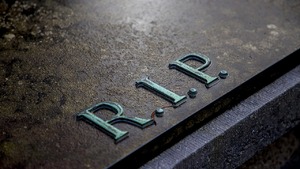 "Zbiorowy pochówek staje się jedynym możliwym rozwiązaniem". Ważny projekt polskiej organizacji