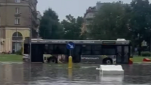 Ulice zamieniły się w rzeki! Fala podtopień w Polsce! [VIDEO]