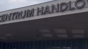 Ewakuacja galerii handlowej w Lublinie. Kilkaset osób przed budynkiem! [VIDEO]