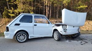 Wypadek kultowego "Maluszka". Auto rozpadło się na dwie części!