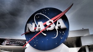 Co tak naprawdę mówi raport NASA o UFO