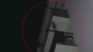 Dziewczynka wypadła z balkonu na 4 piętrze! Ojciec dziecka zatrzymany! [VIDEO]