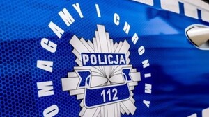 Szedł boso z butelką ze smoczkiem. Szokująca interwencja w Kołobrzegu!
