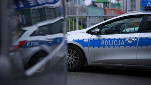 Śmiertelne potrącenie wolontariuszki WOŚP. Kierowca uciekł, ale zgubił tablicę rejestracyjną!