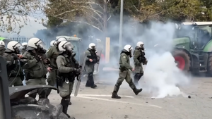 Greccy rolnicy mają dość! Paraliż na autostradach i lotniskach