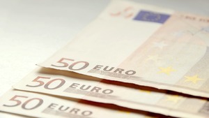 Szwecja przyjmie euro? Przeciwne partie porozumiały się w sprawie referendum