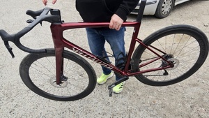 Ukradł rower i dołączył do wyścigu kolarskiego! Pościg policji pod Wrocławiem!