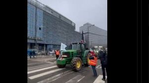 "Musimy utrzymać presję". Rolnicy protestują w Strasburgu